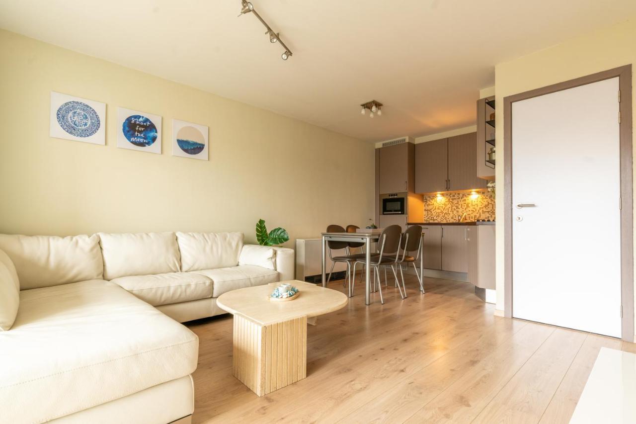 Apartment Met Zwembad In Neoportus